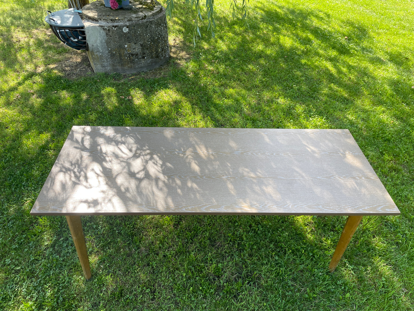 Seating set - 1 table and 6 chairs (tried and tested)