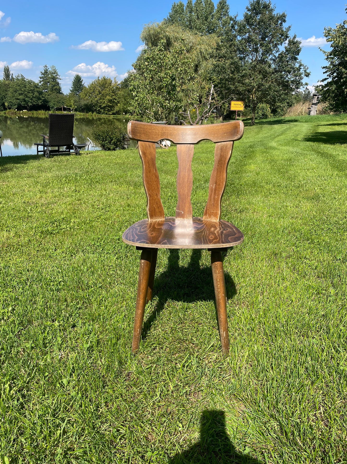 Sitzgarnitur - 1 Tisch und 6 Stühle (alt bewährt)